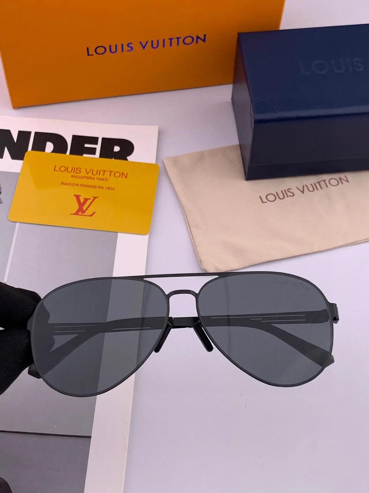 Aviator-Style Thin Metal Frame Dark Lens Sunglasses 7