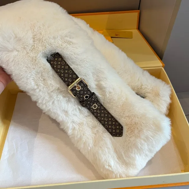Beige Brown Plush Faux-Fur Belt-Accented Scarve 2