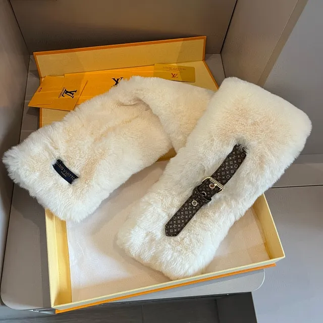 Beige Brown Plush Faux-Fur Belt-Accented Scarve 5