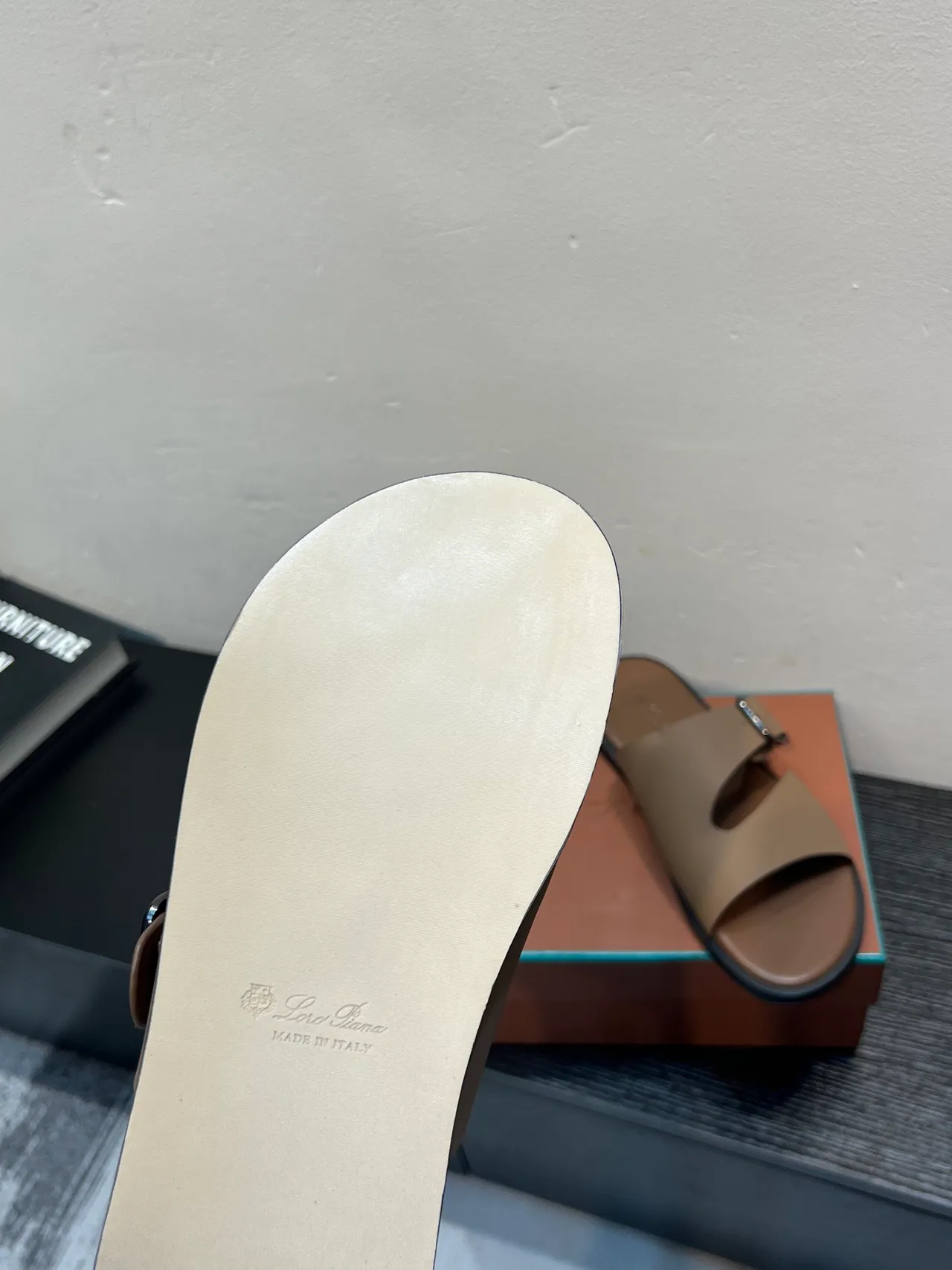 صنادل كاجوال بيج ذو حزامتين مع إبزيم 9