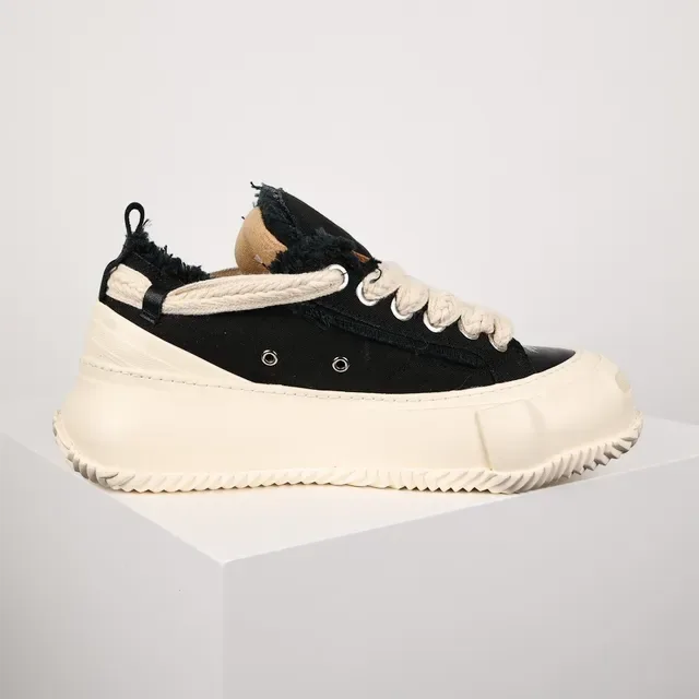 Sneakers lifestyle noir et beige semelle chunky sculptée tige textile frayé 7