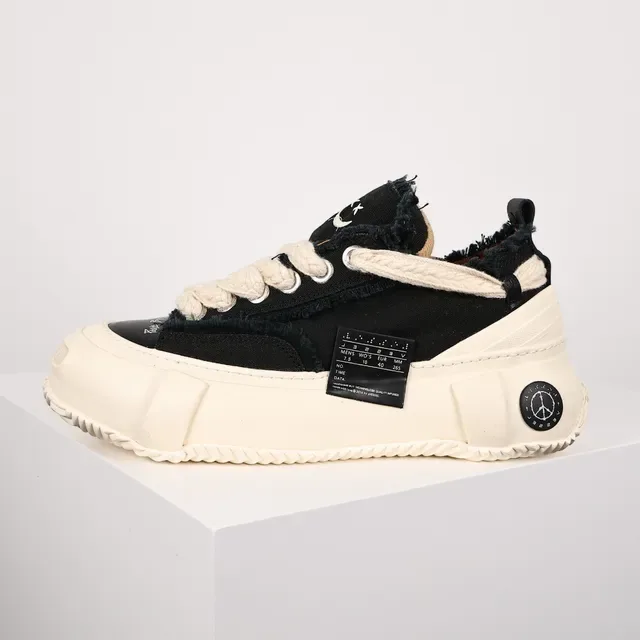 Sneakers lifestyle noir et beige semelle chunky sculptée tige textile frayé 9
