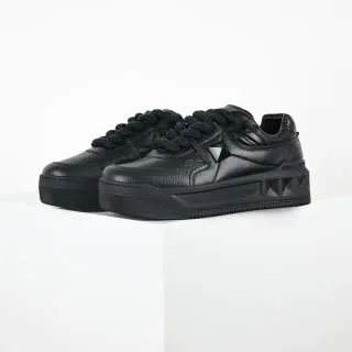 Zapatillas de cuero negro con suela de plataforma