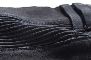 Jeans con paneles de rodilla estilo moto con cremallera negros 4