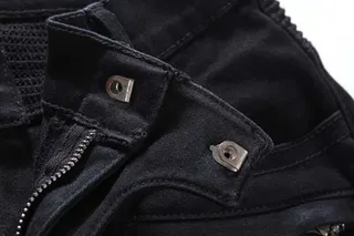 Jeans con paneles de rodilla estilo moto con cremallera negros 5