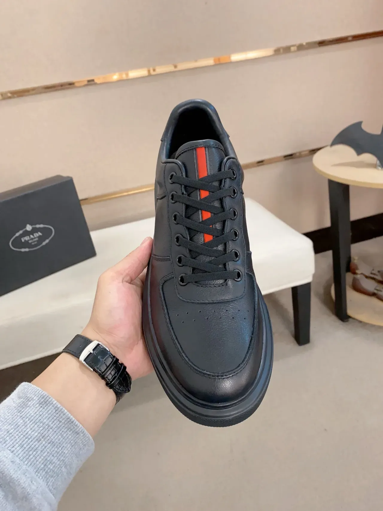 Black Red Smooth Leather Upper Low-Top Silhouette Sneakers 5
