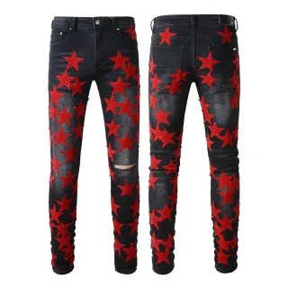 Black Red Star-एप्लिके डिस्ट्रेस्ड कनी जींस