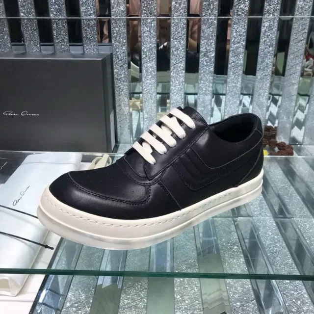 Black White Leather Upper Contrast Laces Lifestyle Sneakers 9