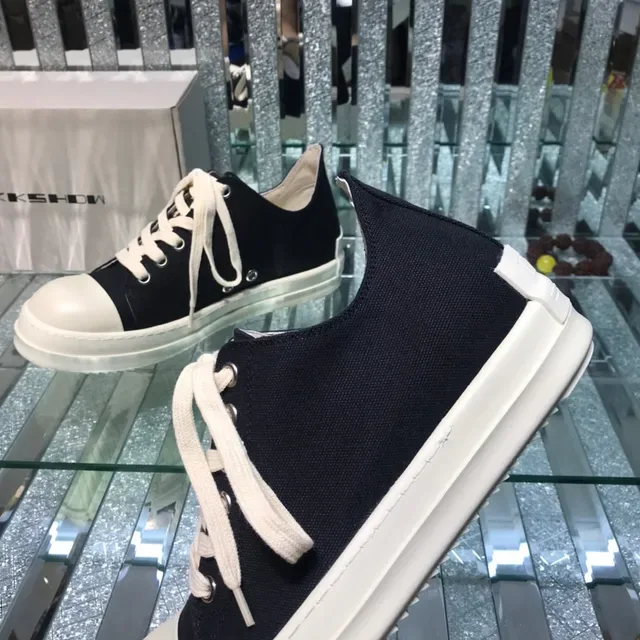 Black White Minimalist Low-Top Canvas Upper Sneakers 5
