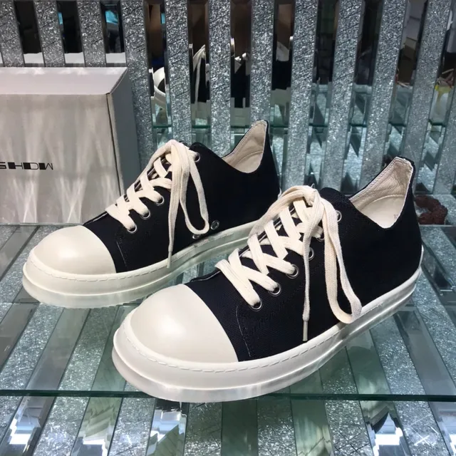 Black White Minimalist Low-Top Canvas Upper Sneakers 8