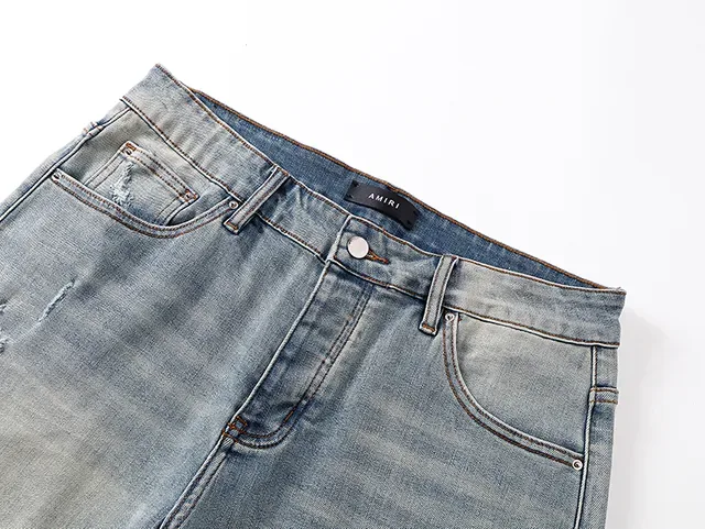 Shorts en jean bleu noir lavé clair déstructuré de longueur mi-cuisse 4