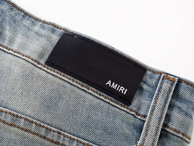 Shorts en jean bleu noir lavé clair déstructuré de longueur mi-cuisse 6