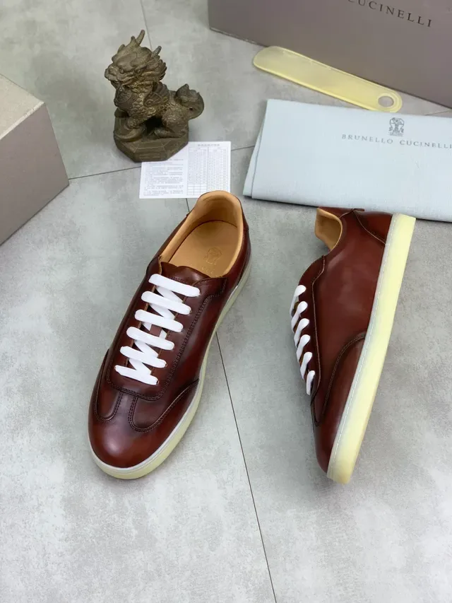 Zapatos casuales de cuero marrón y blanco con cordones 5