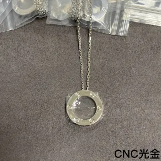 CNC-মেশিন করা বৃত্তাকার স্ক্রু-অ্যাকসেন্ট পেন্ডেন্ট নেকলেস
