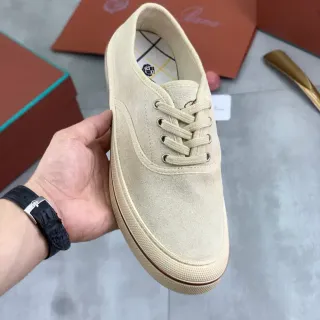Sapato Casual de Camurça Cor Creme com Cordões e Baixo