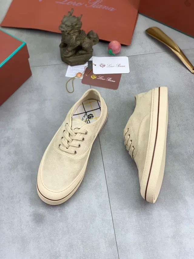 Sapato Casual de Camurça Cor Creme com Cordões e Baixo 5