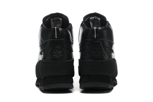 CRISPI 米色和黑色 GORE-TEX 技术徒步靴 17
