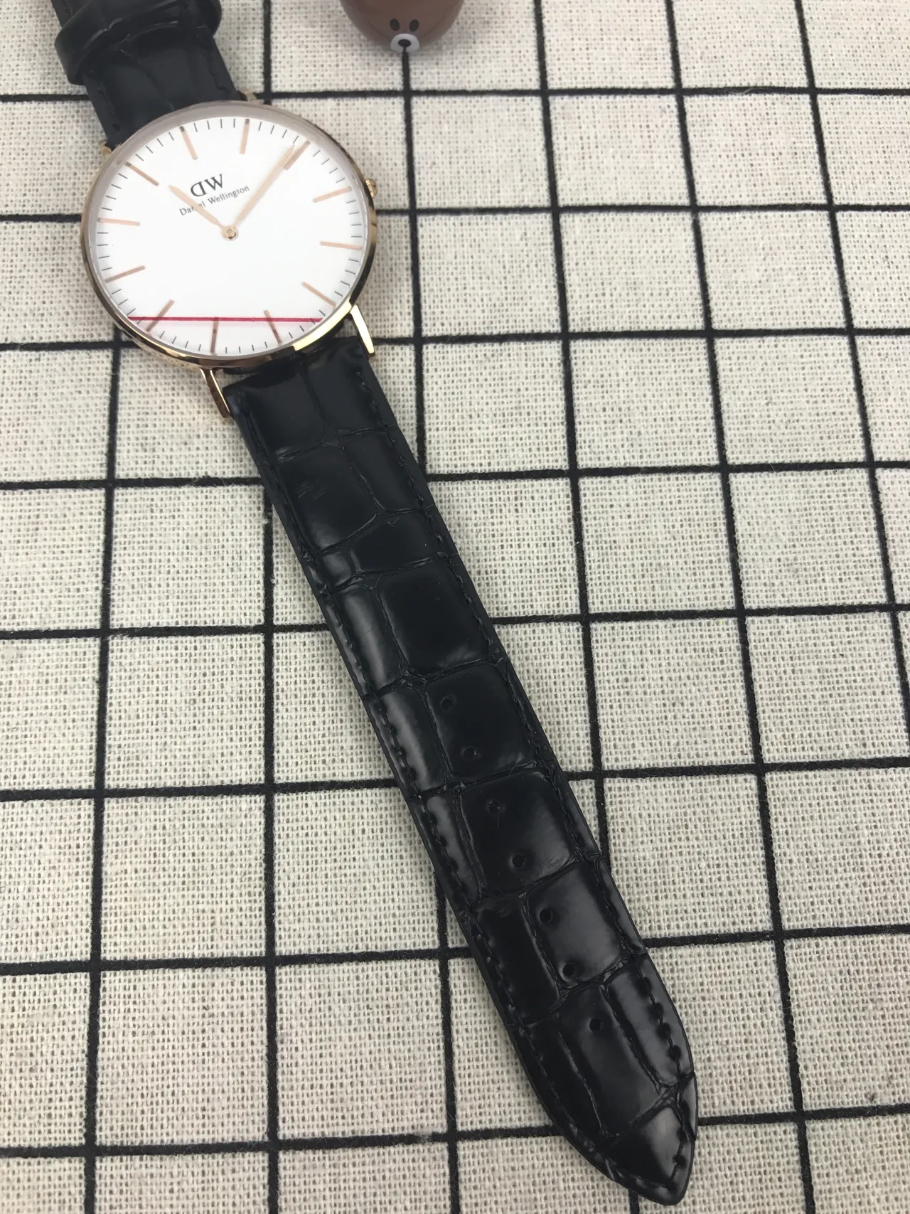 Daniel Wellington 黑金 极简表壳 石英腕表 4