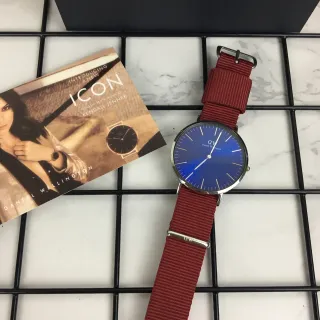Daniel Wellington नीला लाल न्यूनतम ग्रेडिएंट डायल क्वार्ट्ज घड़ी
