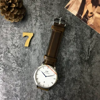 Daniel Wellington भूरा और सफेद न्यूनतम डायल क्वार्ट्ज घड़ी