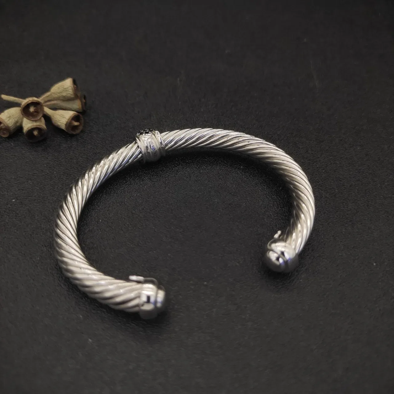 David Yurman Cable Classic Pavé Diamond Center Cuff Bracelet 8