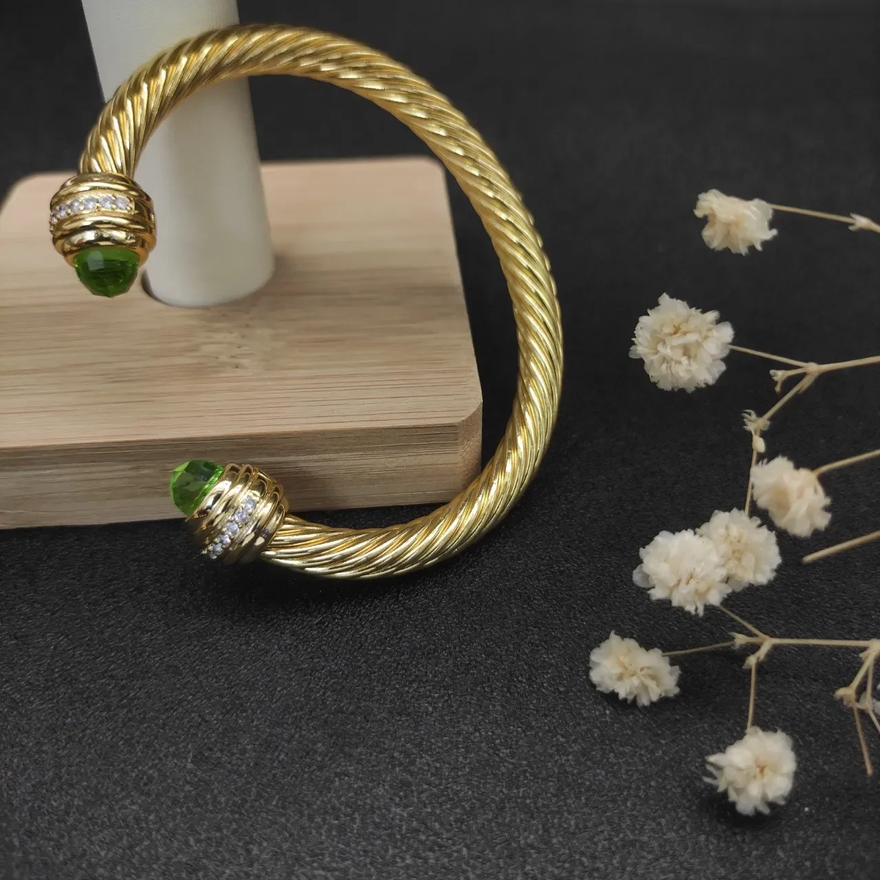 David Yurman Cable Classic tordue Gold-Tone Green Gemstone bracelet 6