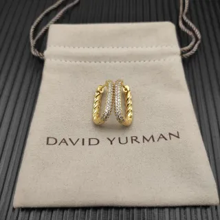 David Yurman Cable Classics أقراط ذهبية فضية ملتوية Pavé-Set
