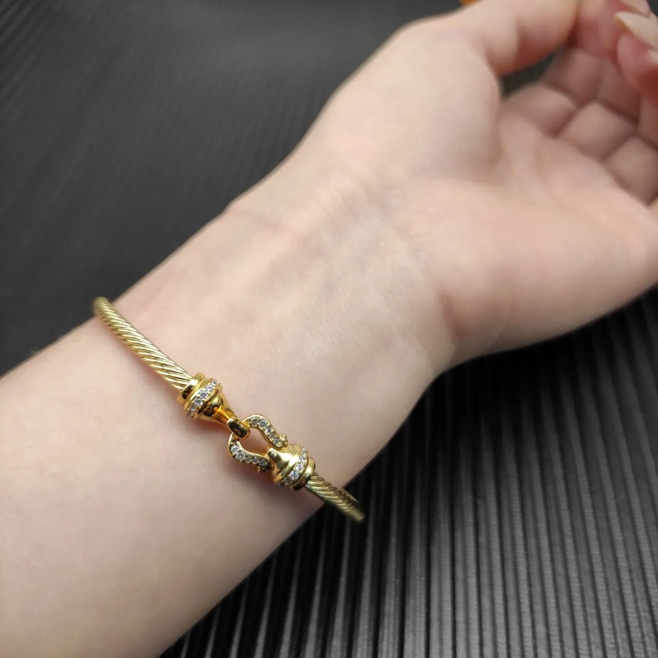 David Yurman Cable Classics ملتوية ذهبي اللون Pavé الماس قفل سوار 7
