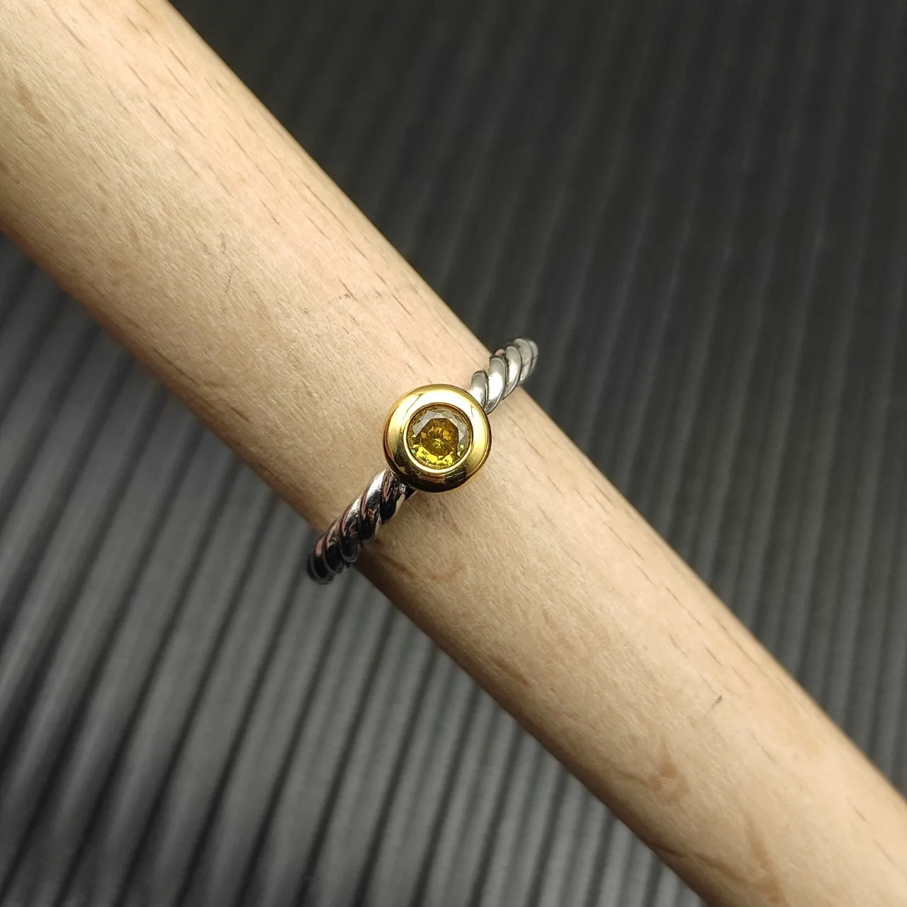 David Yurman চাঁদি সোনা মোড়ানো কেবল ব্যান্ড একক বেজেল-সেট হলুদ জেমস্টোন আঙটি 5