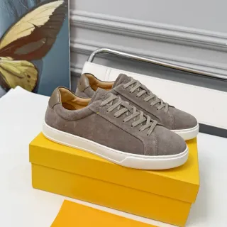 Doucal's حذاء low-top lifestyle من السويدي