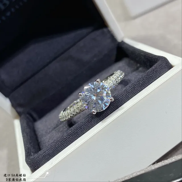 E BEE JEWELLERY Solitaire Pavé-Set Ring 5