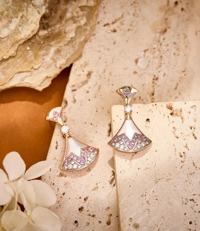 Pendientes en forma de abanico de nácar y zafiro rosa 8