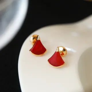 Pendientes de perno en forma de abanico de esmalte rojo y tono dorado