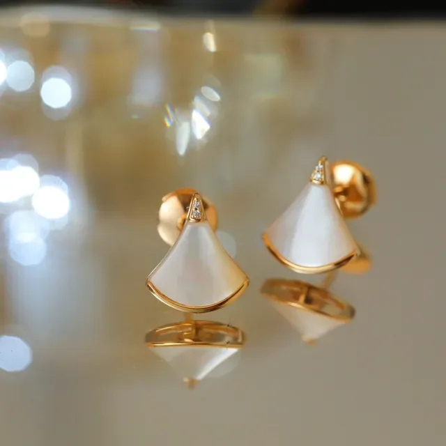 Puces d'oreilles en forme d'éventail émaillées rouges et ton doré 6