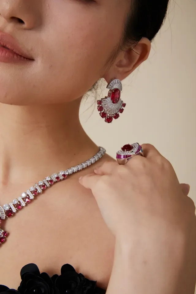 Fan-Shaped Ruby and Diamond Gemstone Dangling Earrings 6