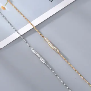 Colliers avec barre de cristal pavé en tons doré et argent