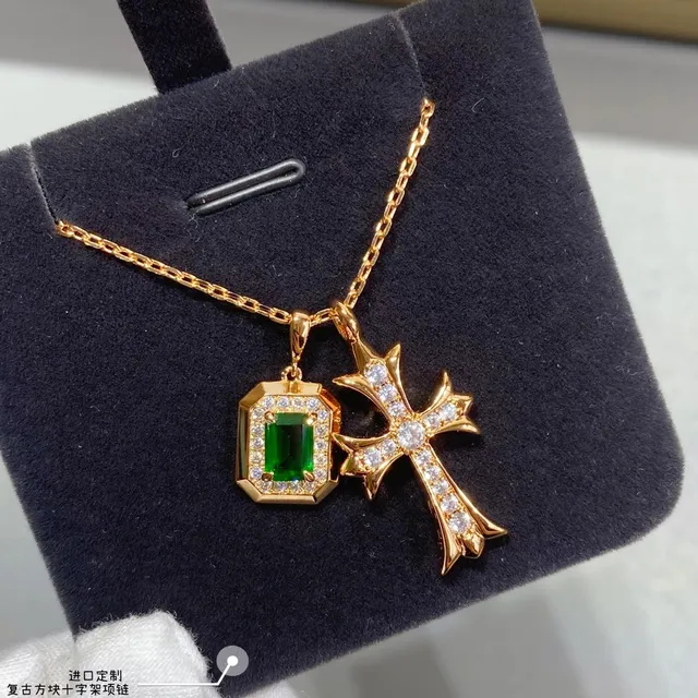 Gold Green Dual-Pendant Necklace 2