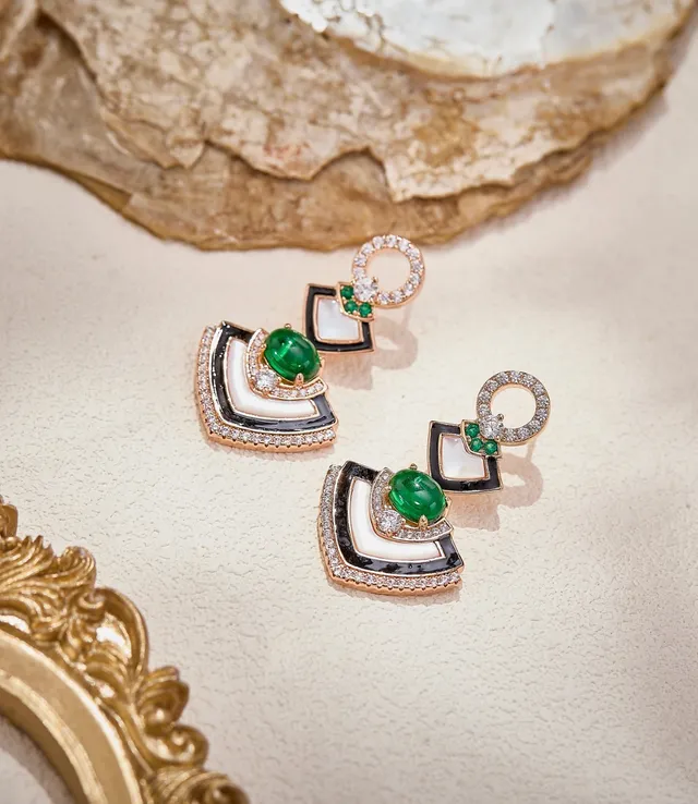 Aretes de oro verde geométrico con motivo en forma de abanico, inlay de esmalte blanco y negro 6