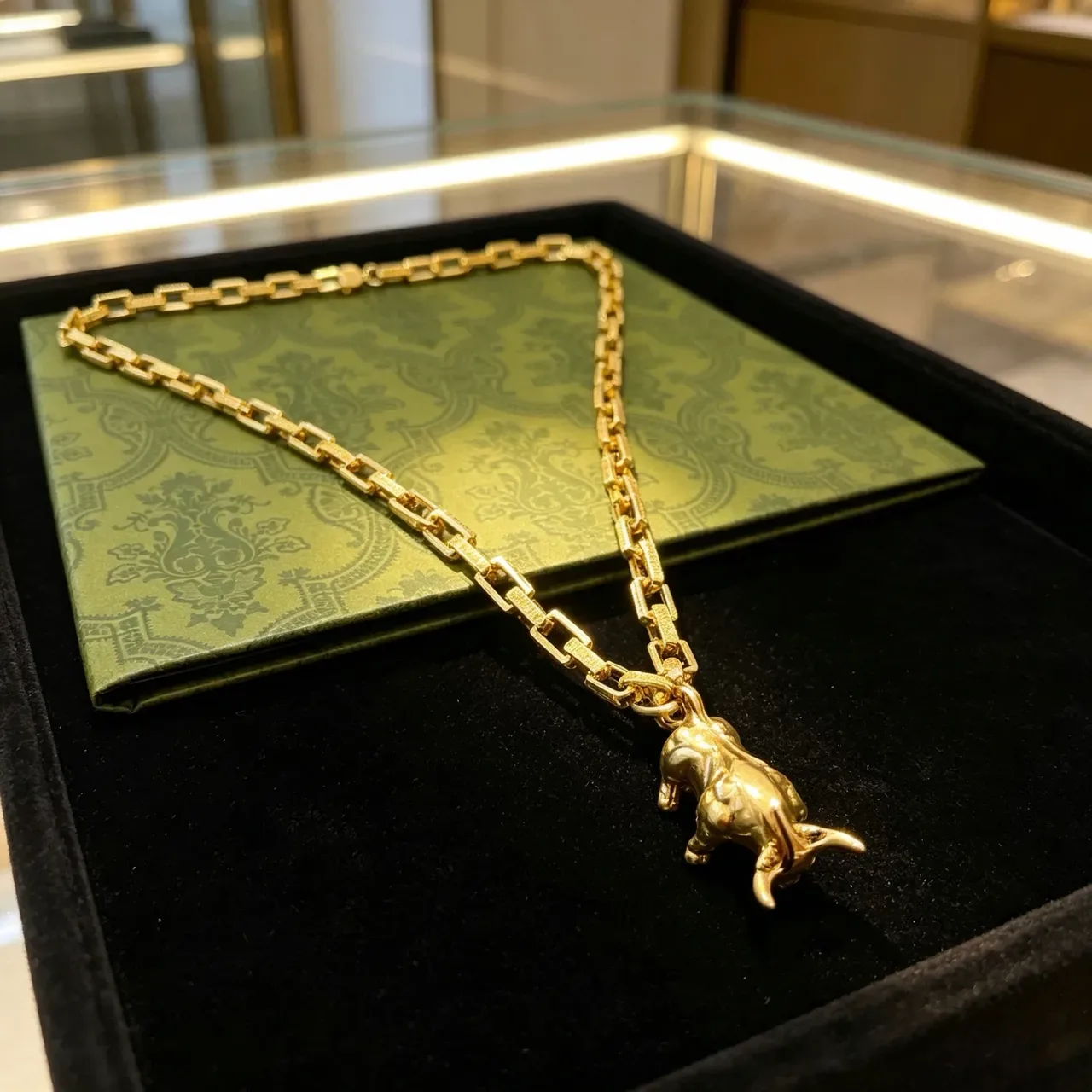 Gold Rectangular Link Chain Necklace 2