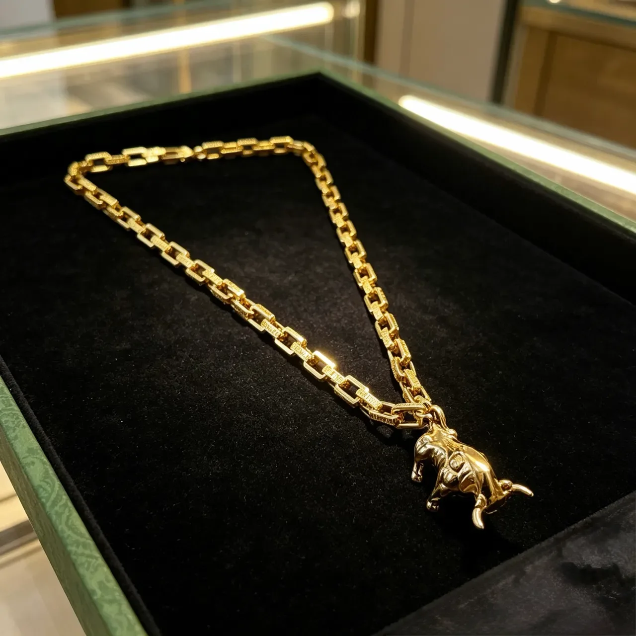 Gold Rectangular Link Chain Necklace 3