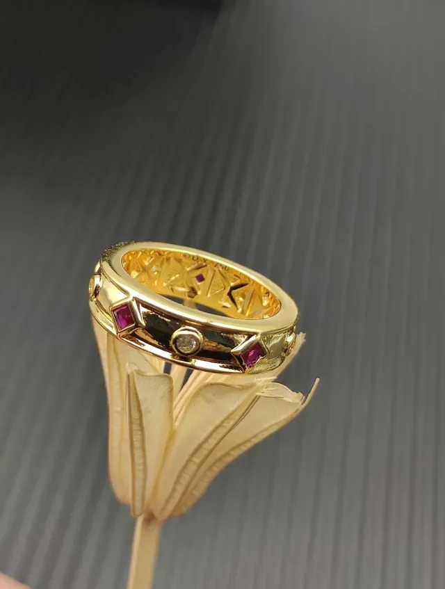 Gold Red Band Square Ruby Inlays Ring 3