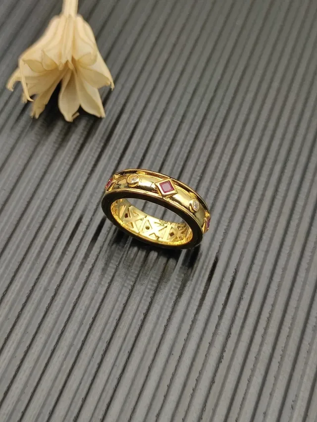Gold Red Band Square Ruby Inlays Ring 4