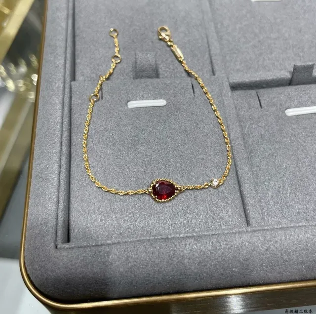 Bracelet chaîne corde dorée rougePavé charme de cœur 4