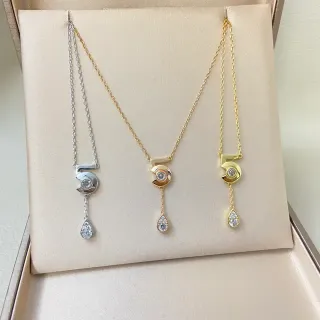 Collier avec pendentif or et argent numéro '5', forme de larme, dangle