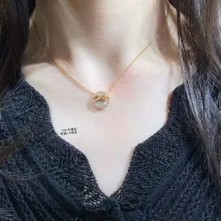 Collier pendentif X pavé en or doré