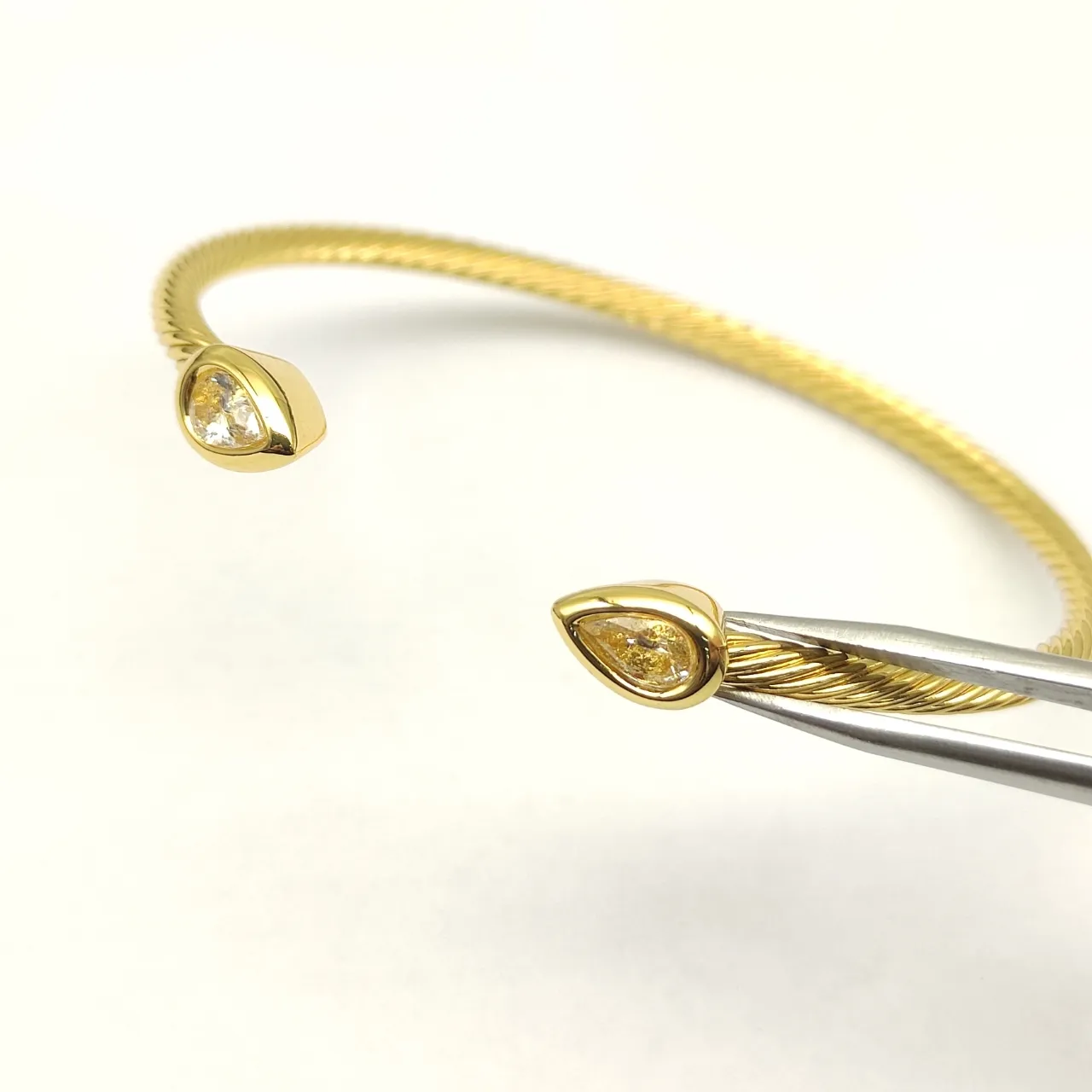 Gold Transparent Twisted Rope Cable Pear-Shaped Bezel-Set Stones Bracelet 8