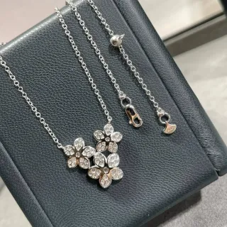 Graff Collier Floral Cluster Pavé Diamant