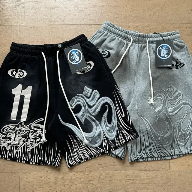 গ্রাফিক প্রিন্ট এলাস্টিক ওয়েস্ট ড্রস্ট্রিং শর্টস 14