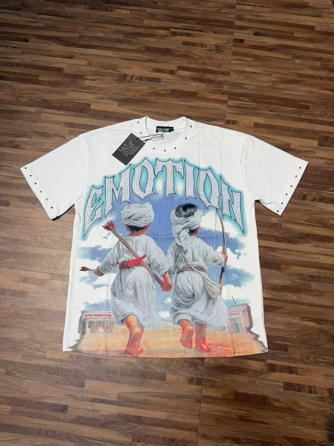 Graphic Print Studded Shoulder Oversized T-Shirt 3