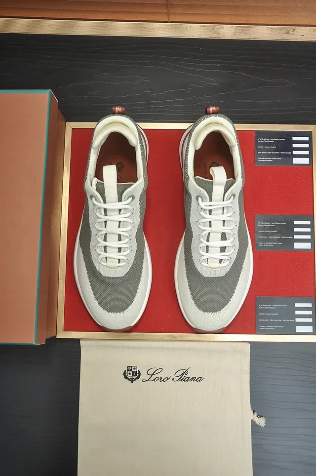 Sneakers lifestyle gris et crème en maille 5